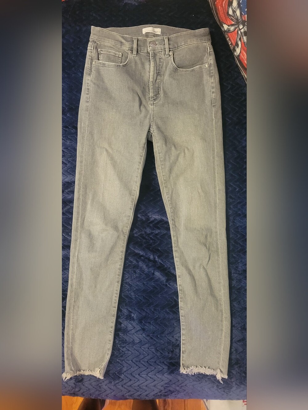 Women's LOFT Grey Slim Fit, Frayed Hem Skinny Jeans, Size 2